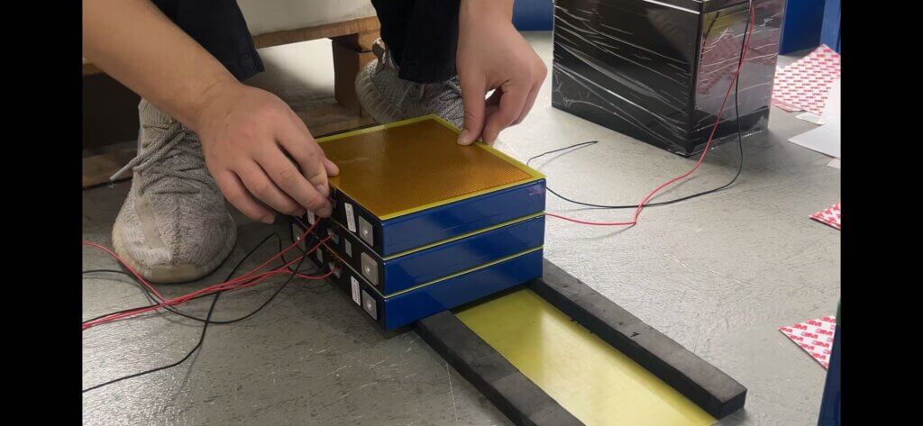 إضافة لوحة تسخين لبطارية الليثيوم